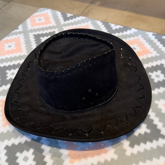 Black Cowboy Hat - Picture 4 of 6